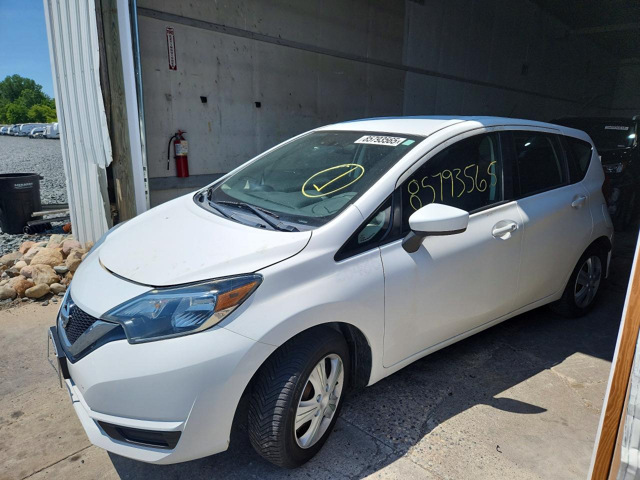 2017 NISSAN VERSA