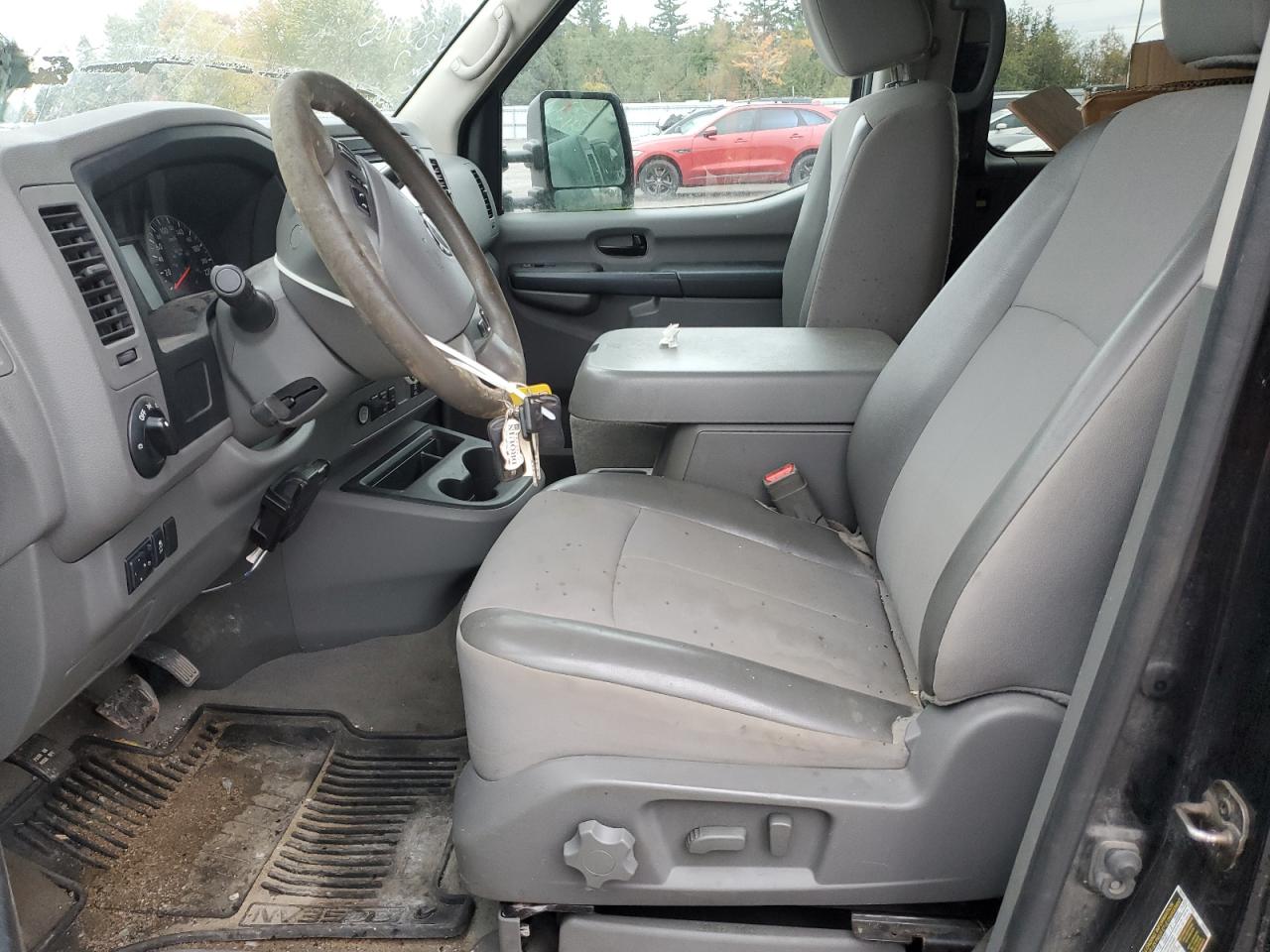 2017 NISSAN NV