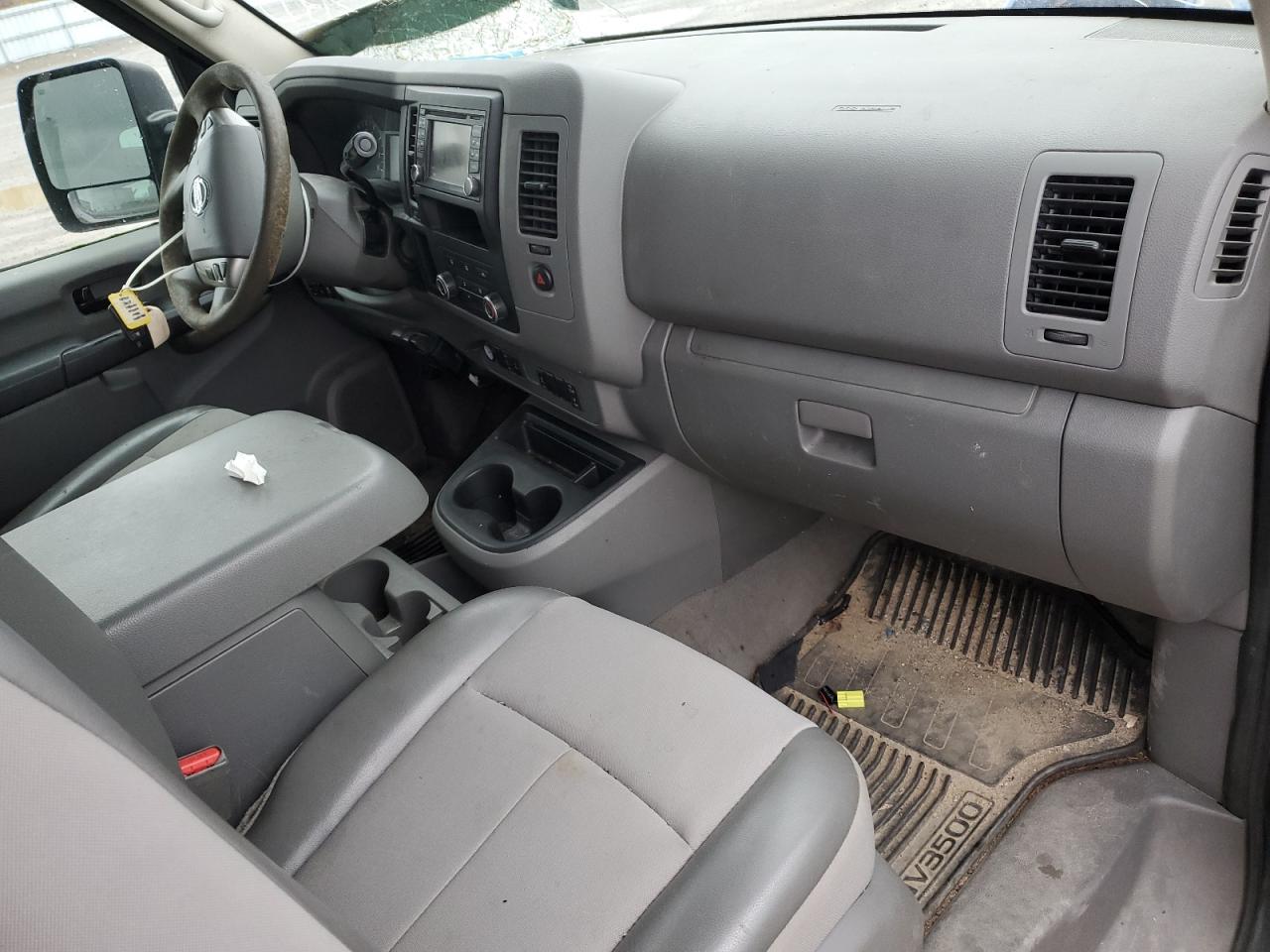 2017 NISSAN NV