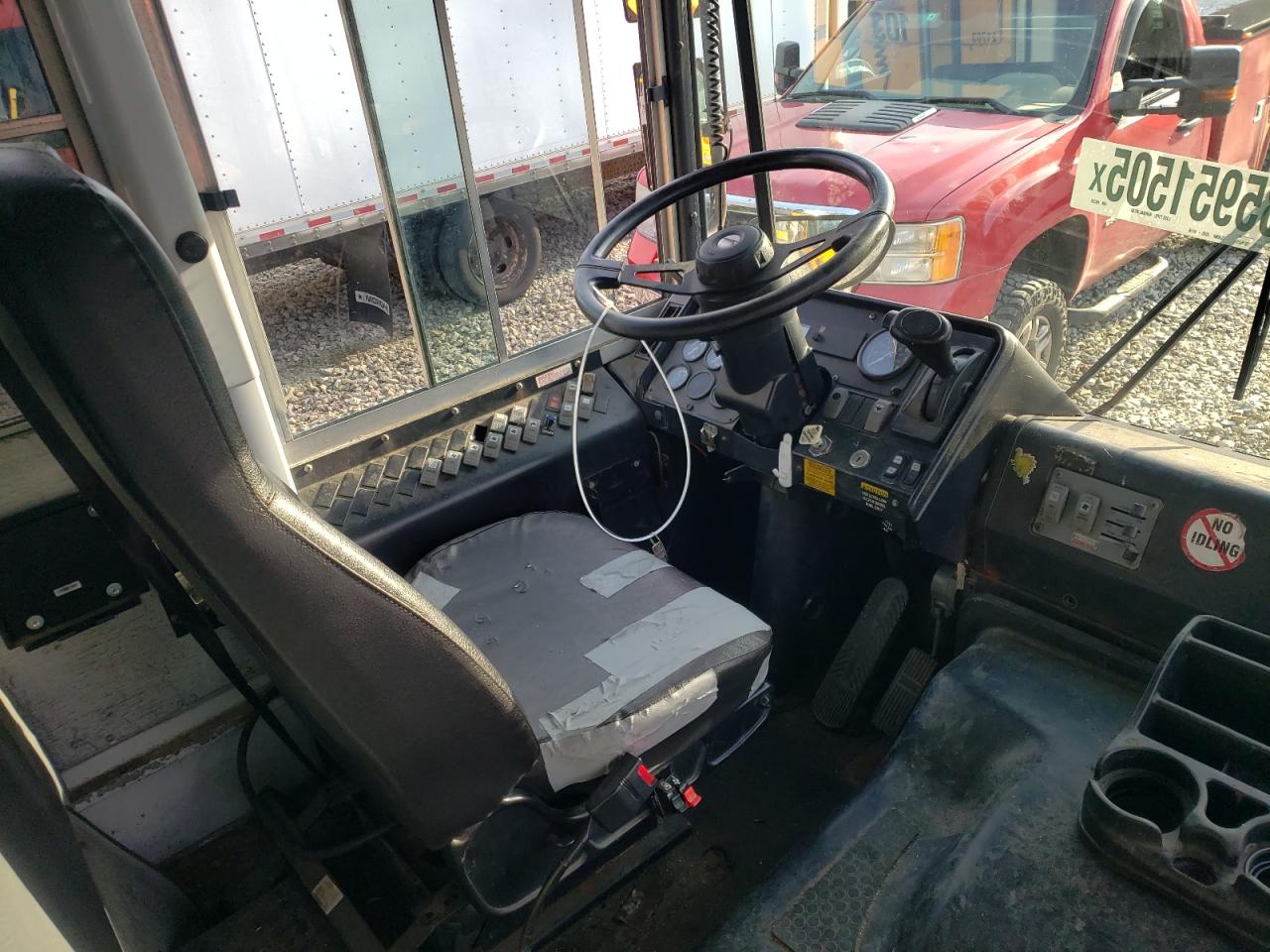 2008 THOMAS SAF-T-LINE