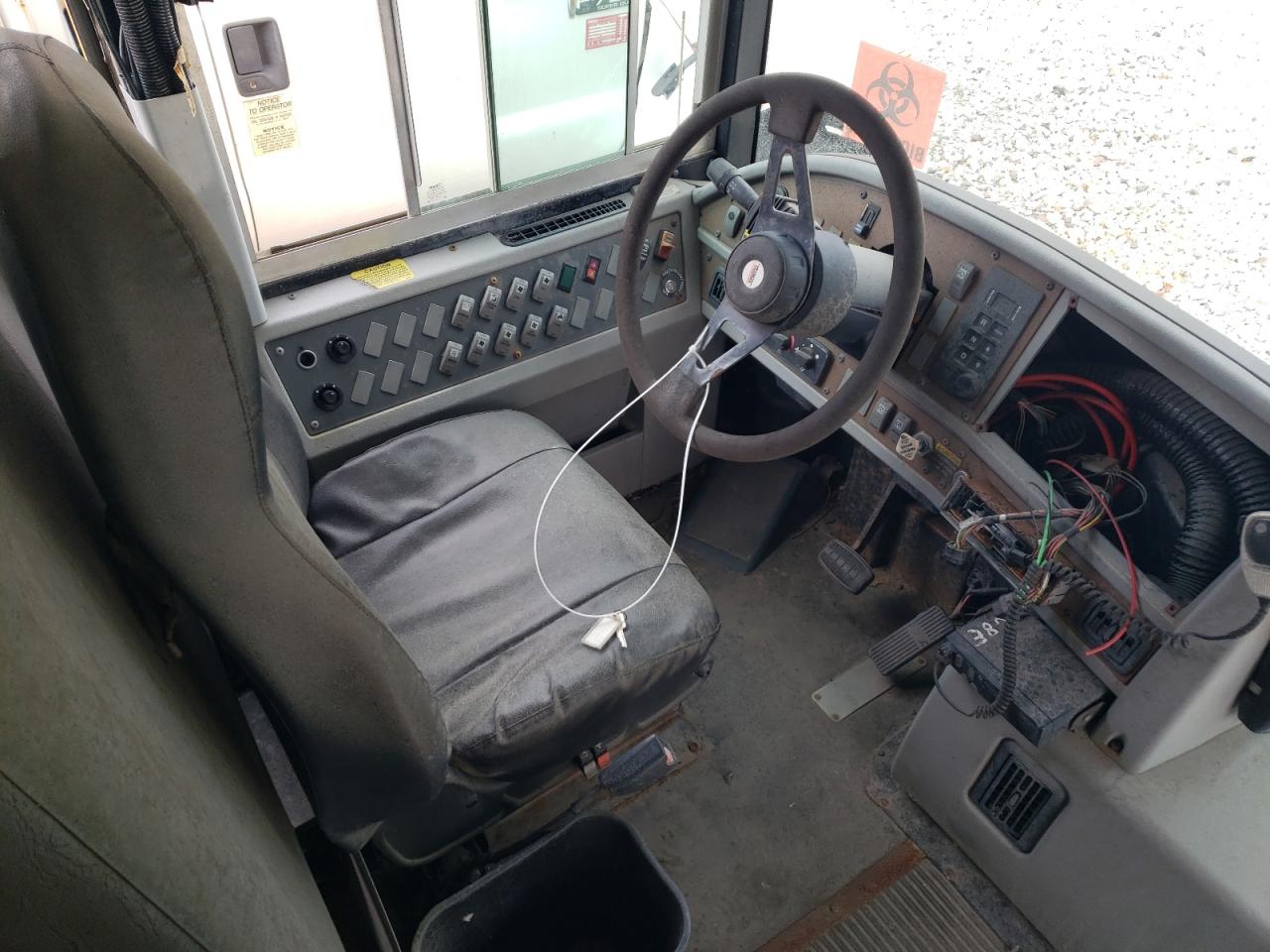 2012 THOMAS SAF-T-LINE
