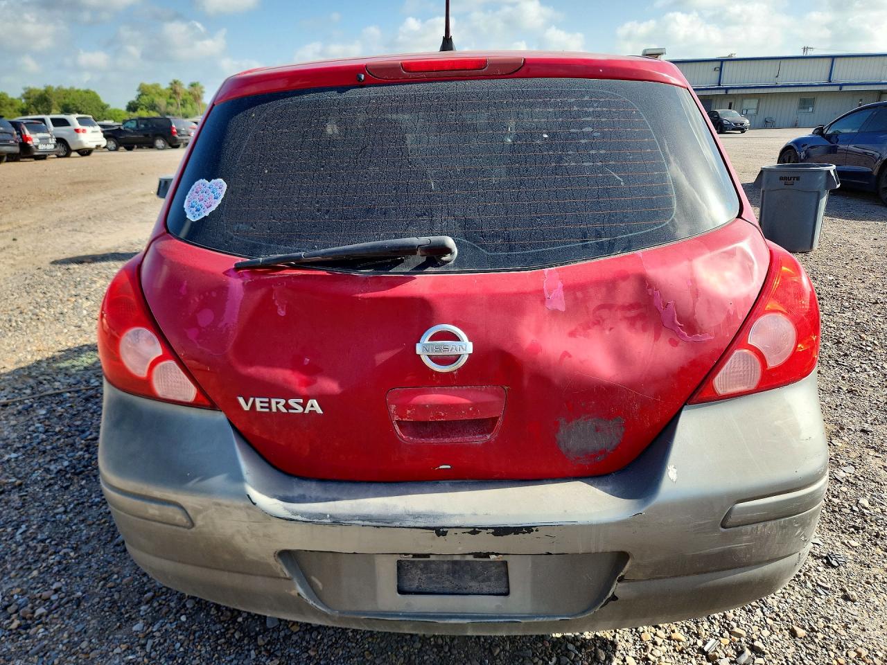 2011 NISSAN VERSA 1.8