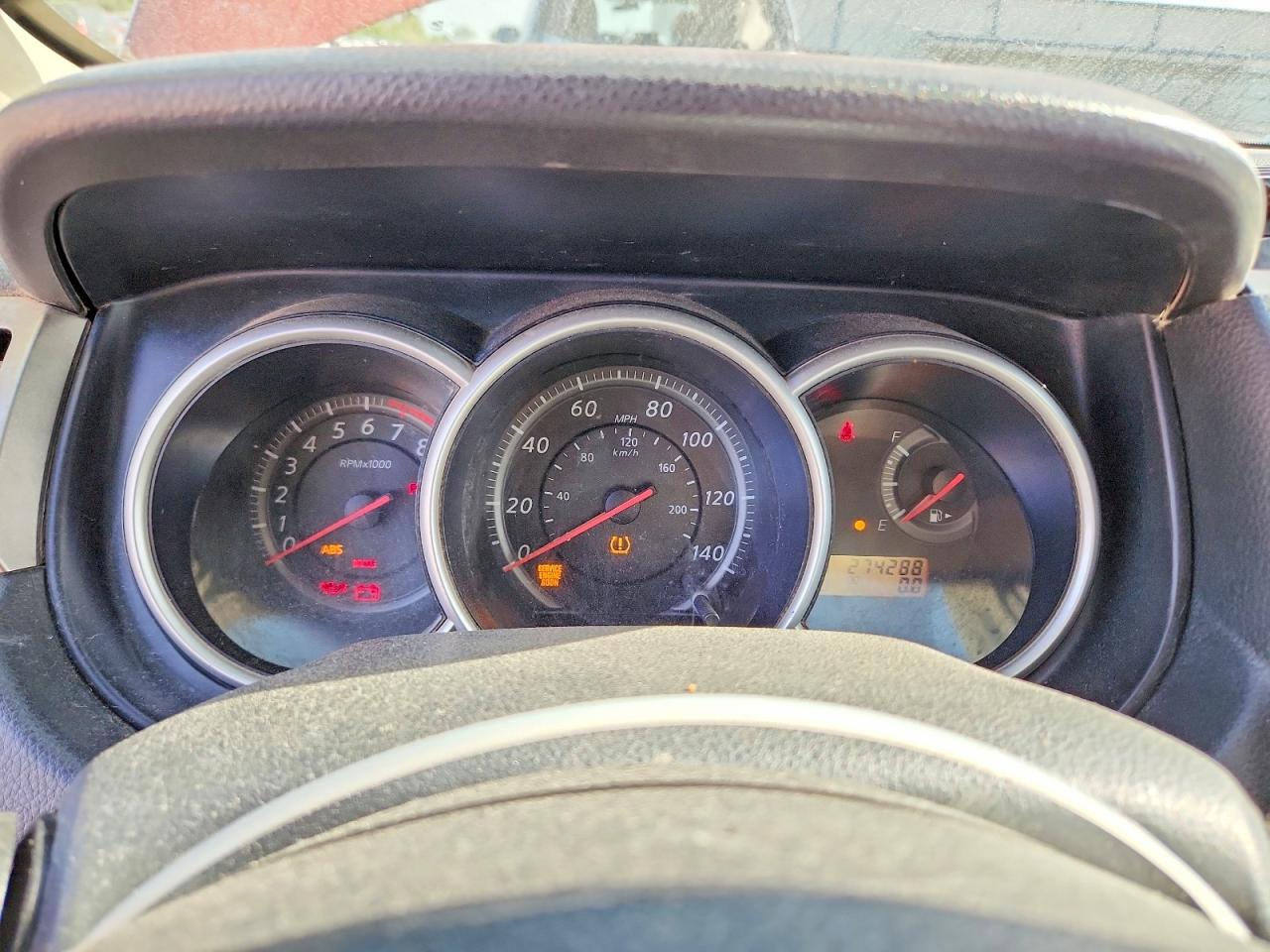 2011 NISSAN VERSA 1.8