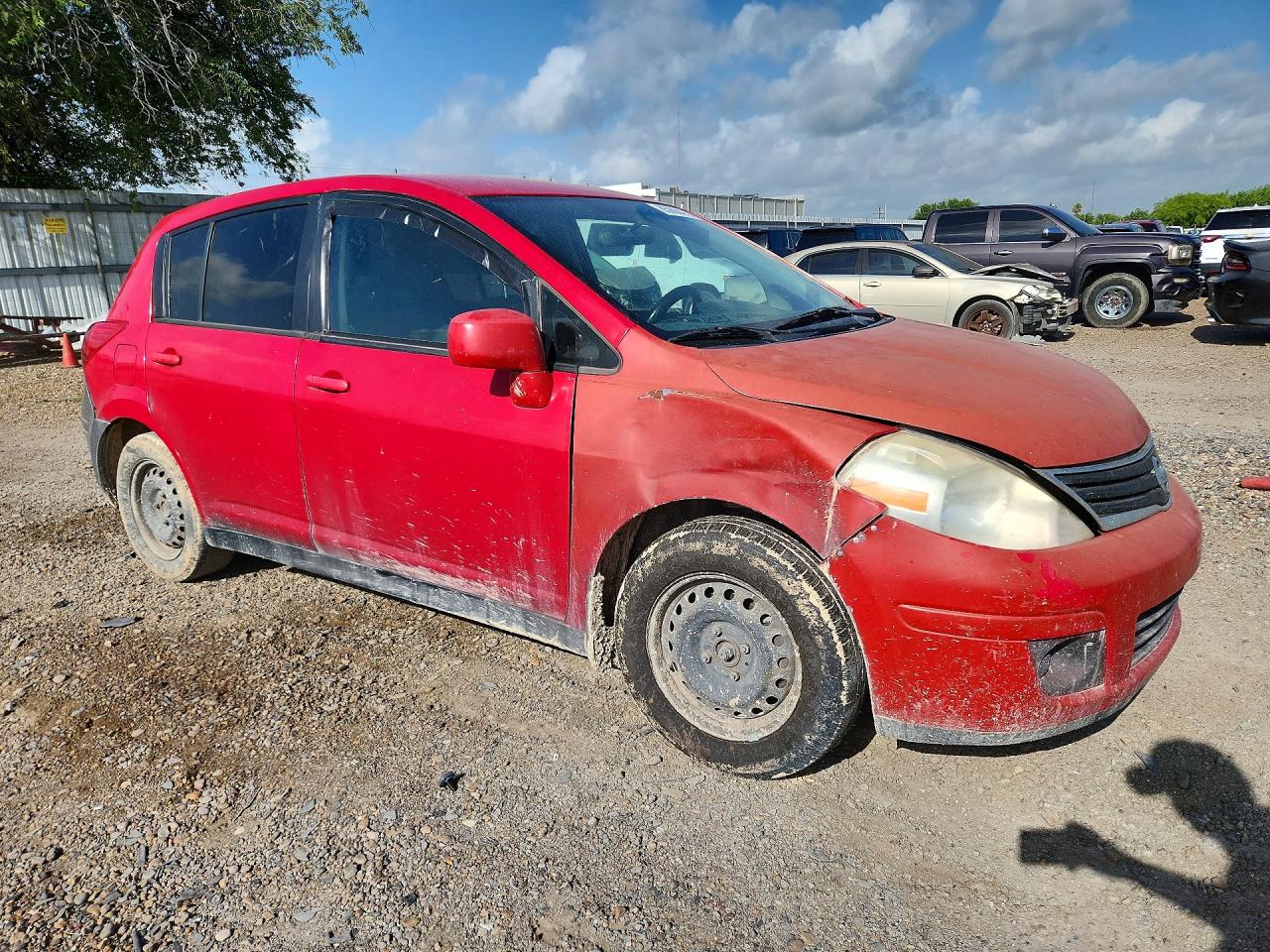 2011 NISSAN VERSA 1.8