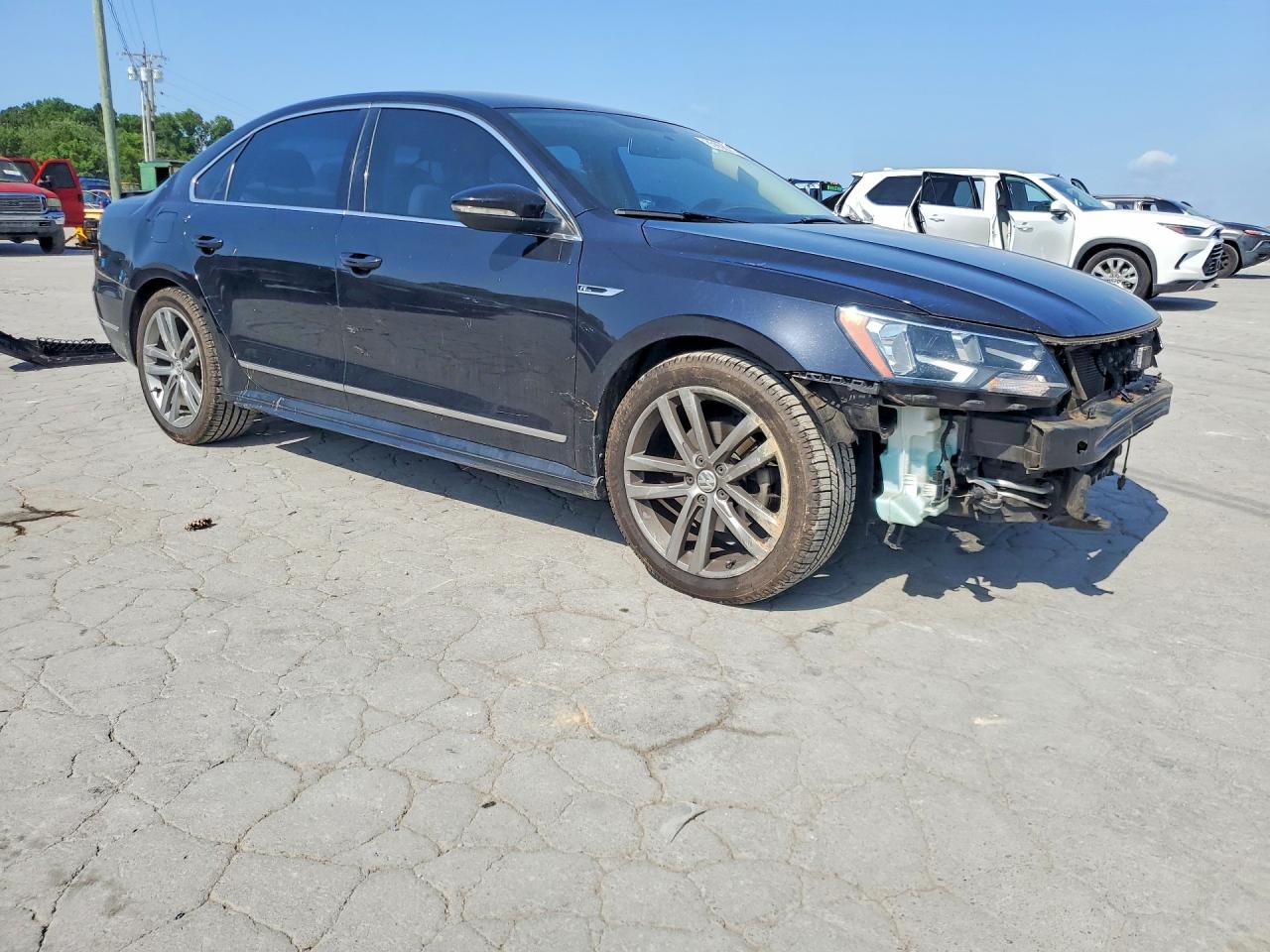 2017 VOLKSWAGEN PASSAT