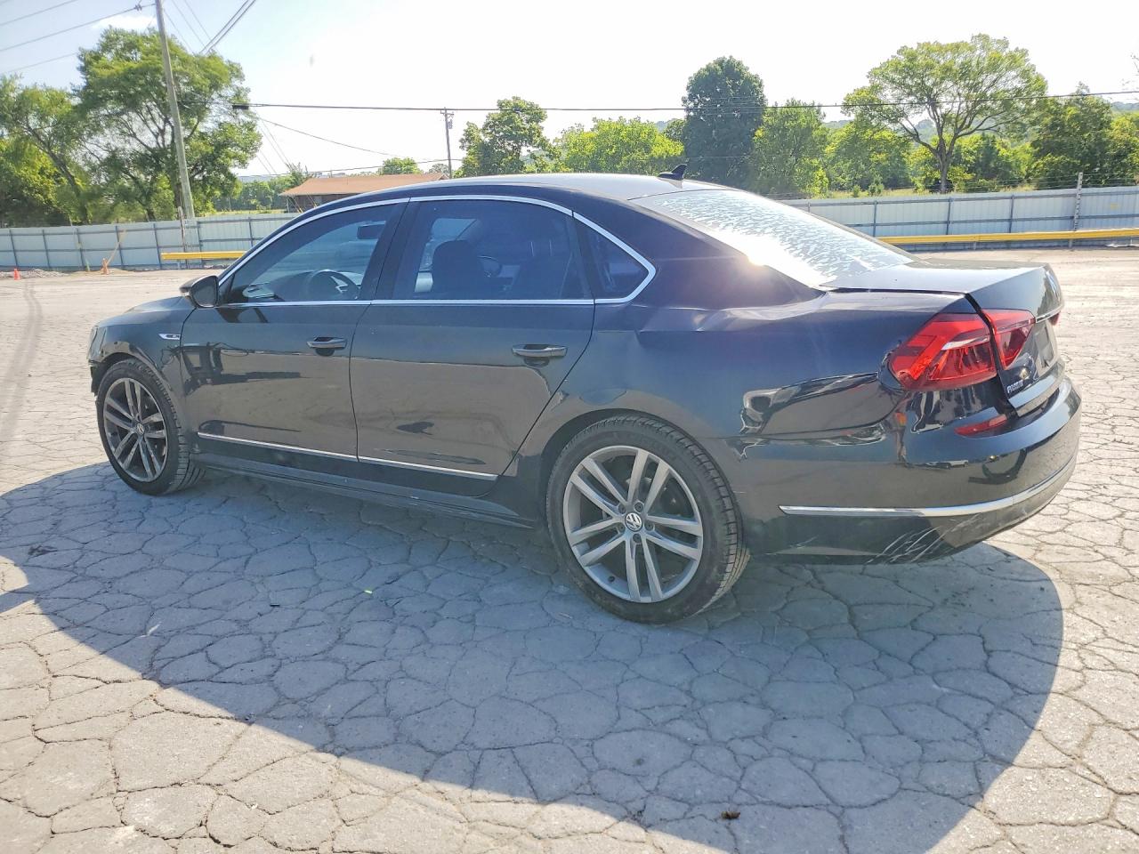 2017 VOLKSWAGEN PASSAT