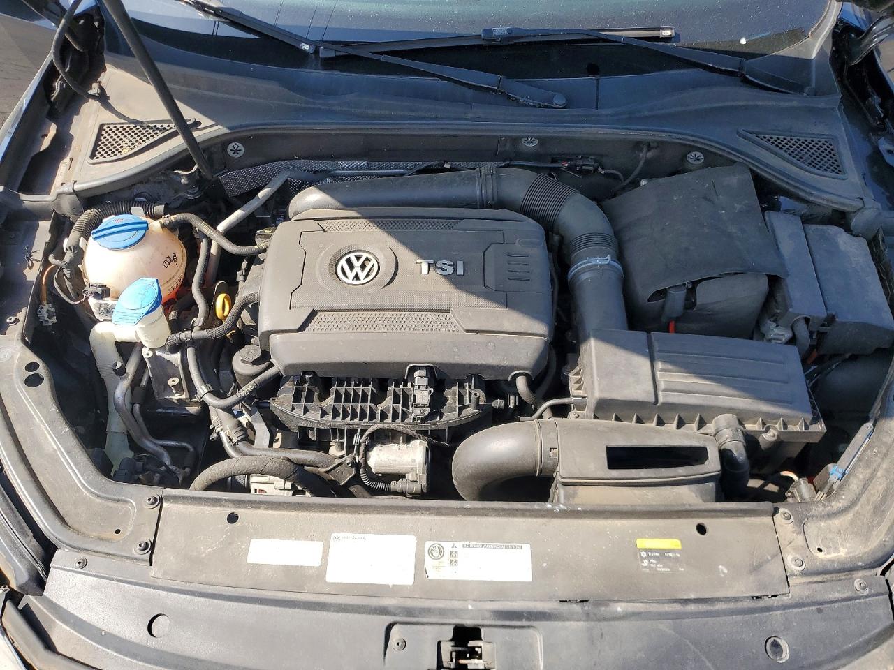 2017 VOLKSWAGEN PASSAT
