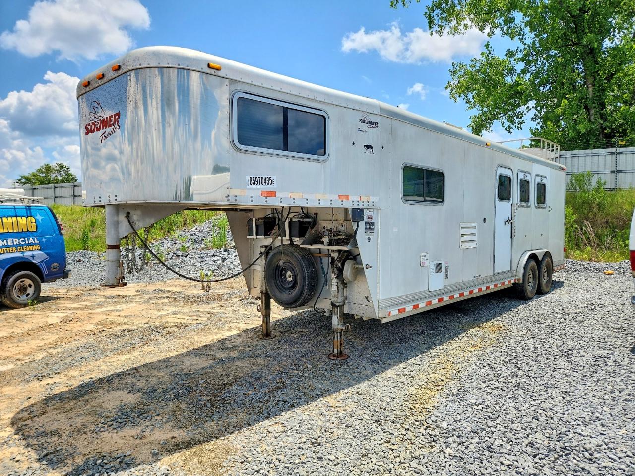 2004 HORSE TRAILER