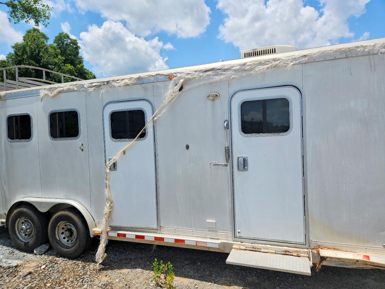 2004 HORSE TRAILER