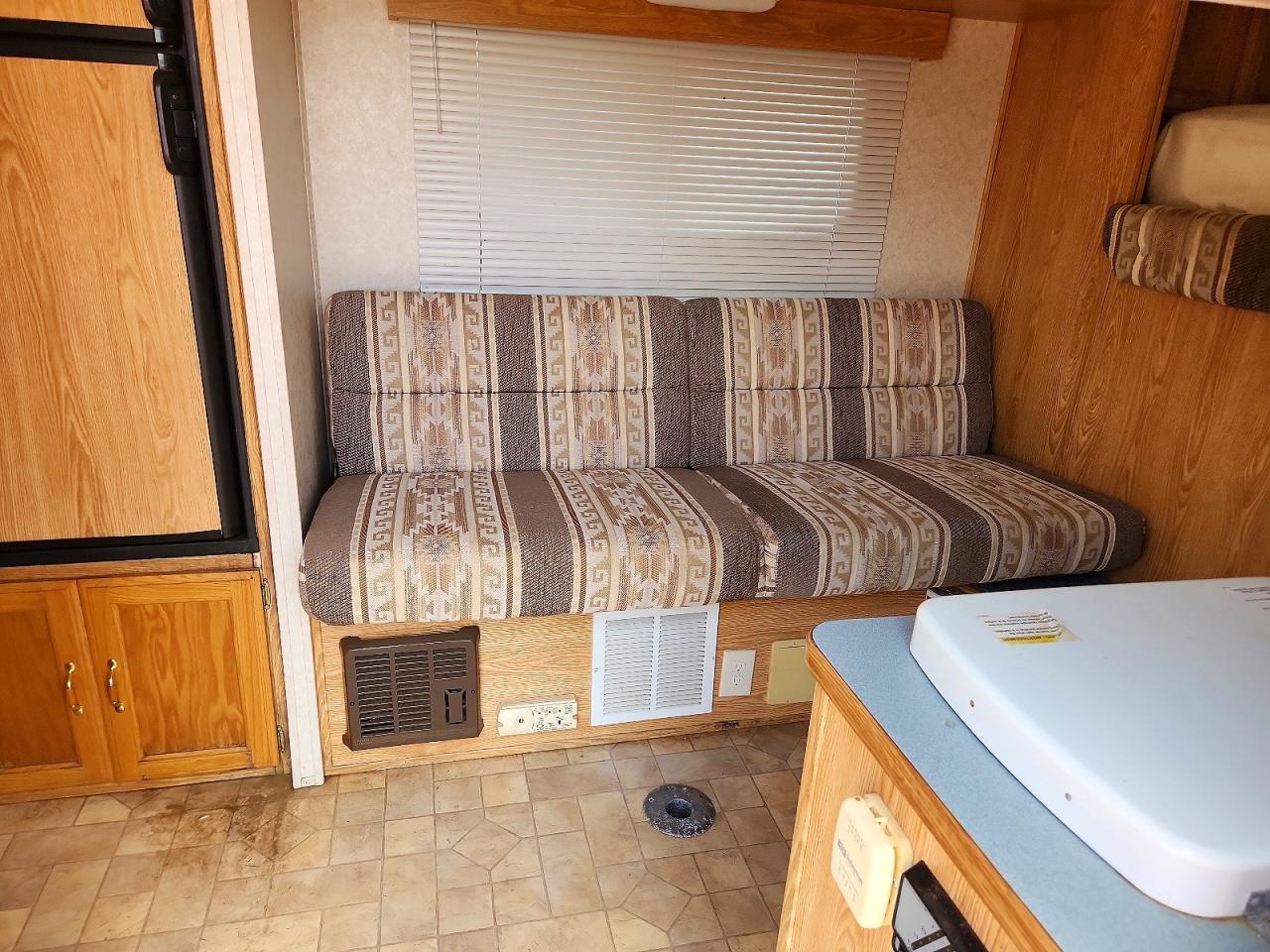 2004 HORSE TRAILER