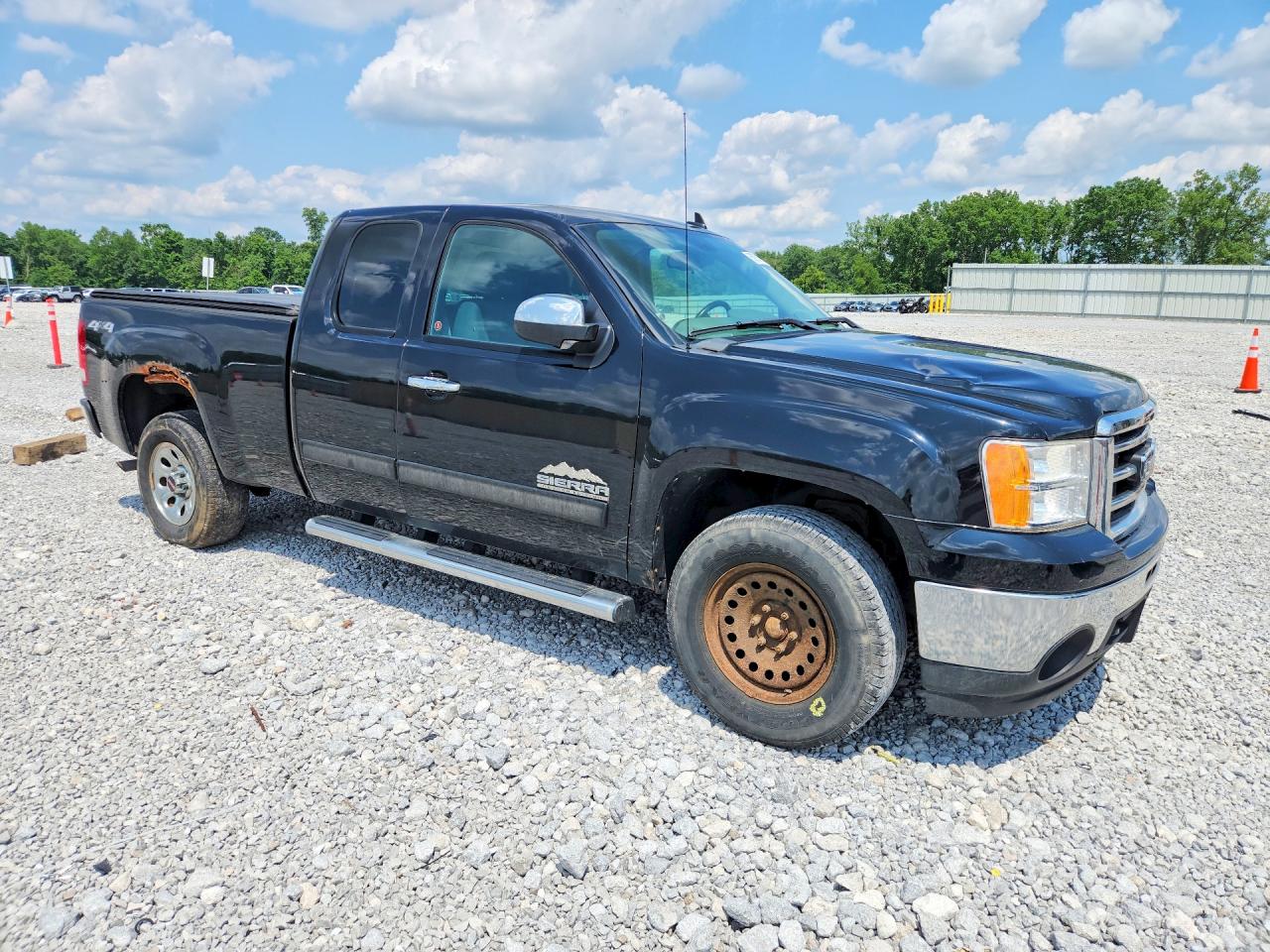 2013 GMC SIERRA