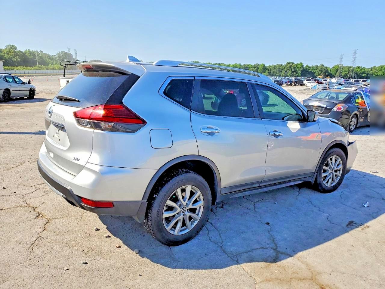 2017 NISSAN ROGUE