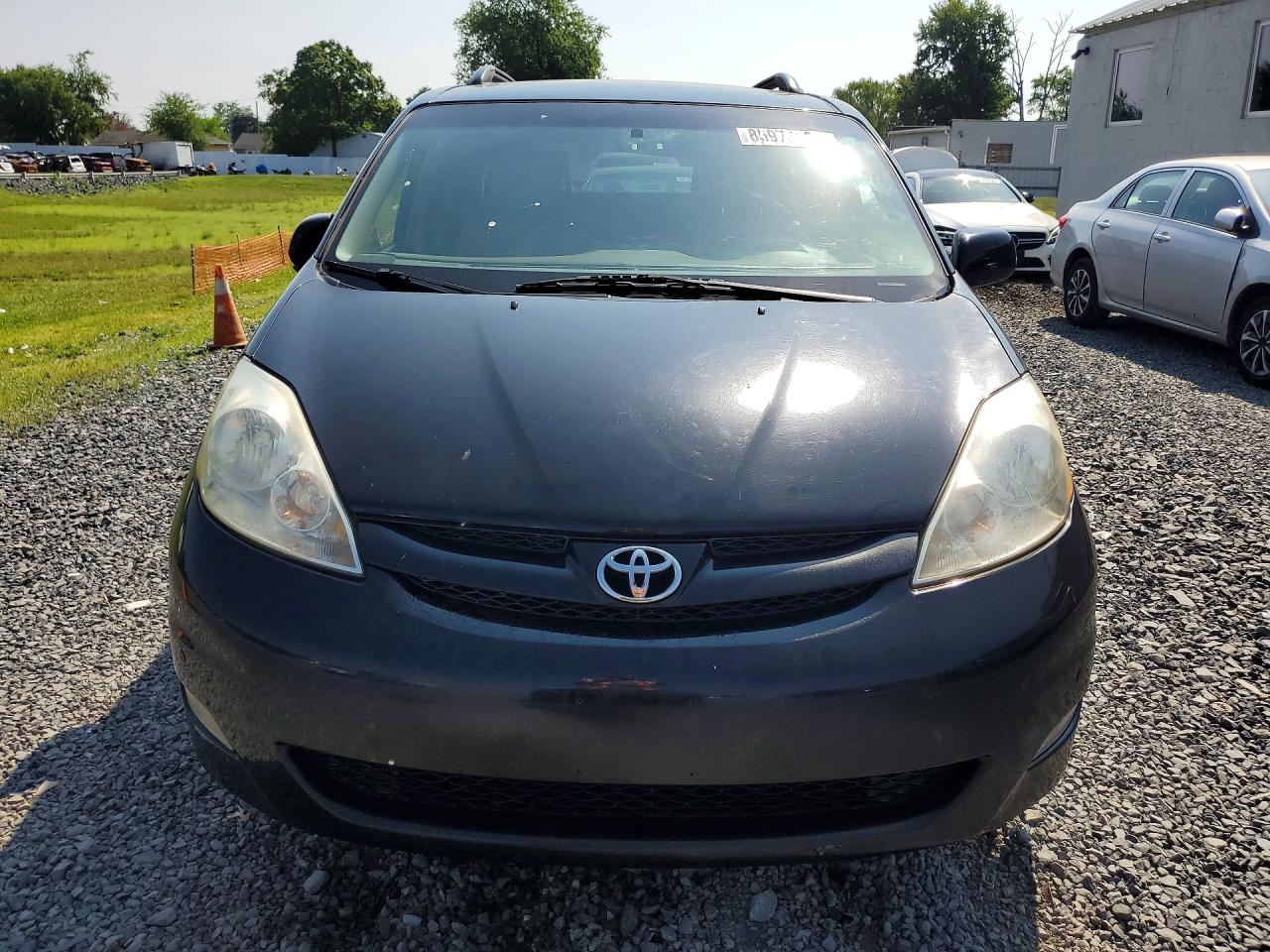2010 TOYOTA SIENNA