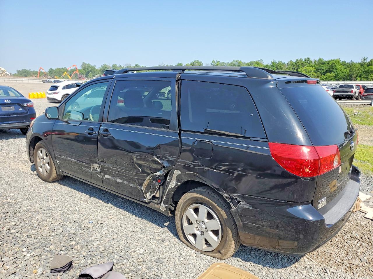 2010 TOYOTA SIENNA