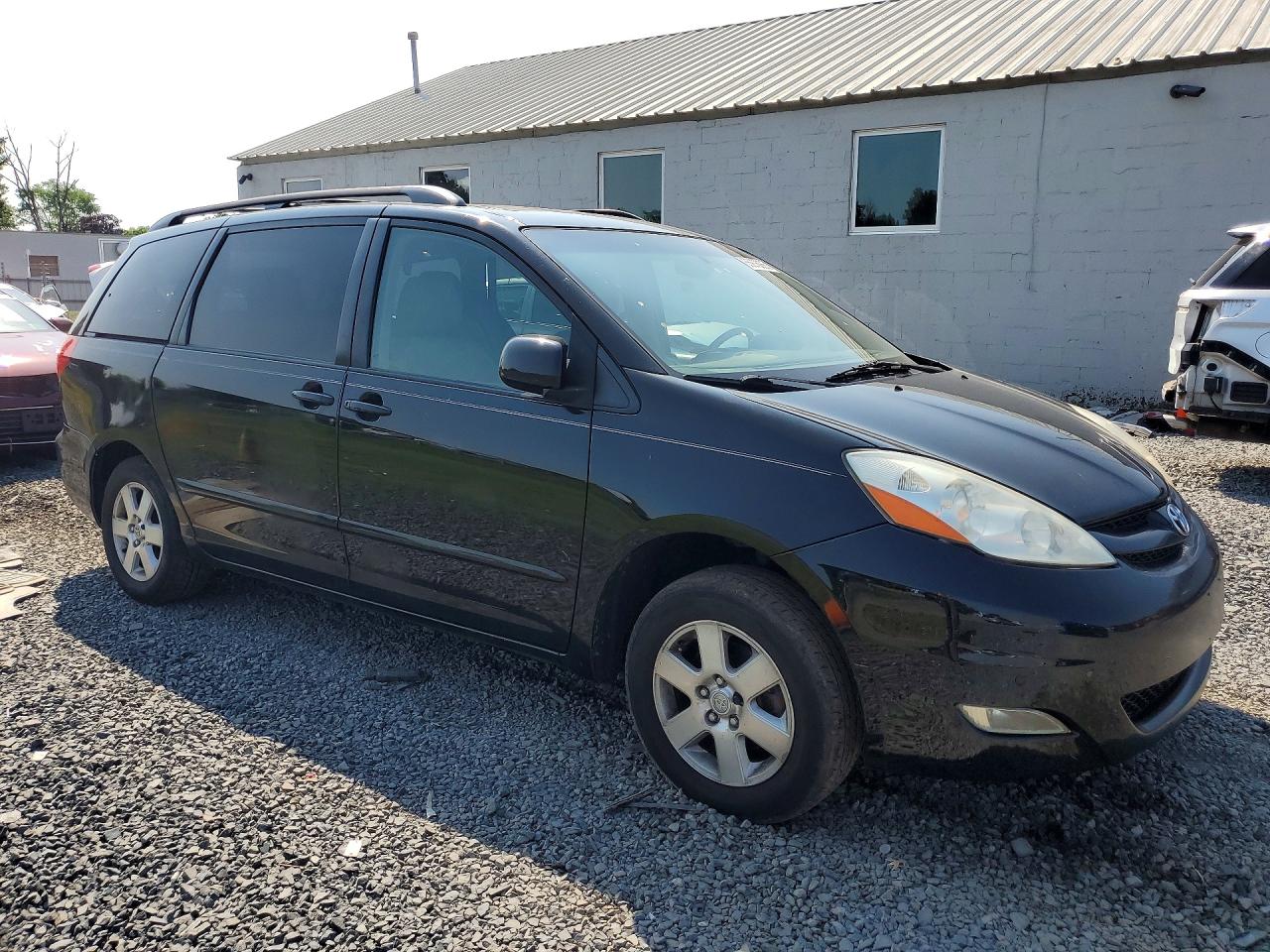 2010 TOYOTA SIENNA