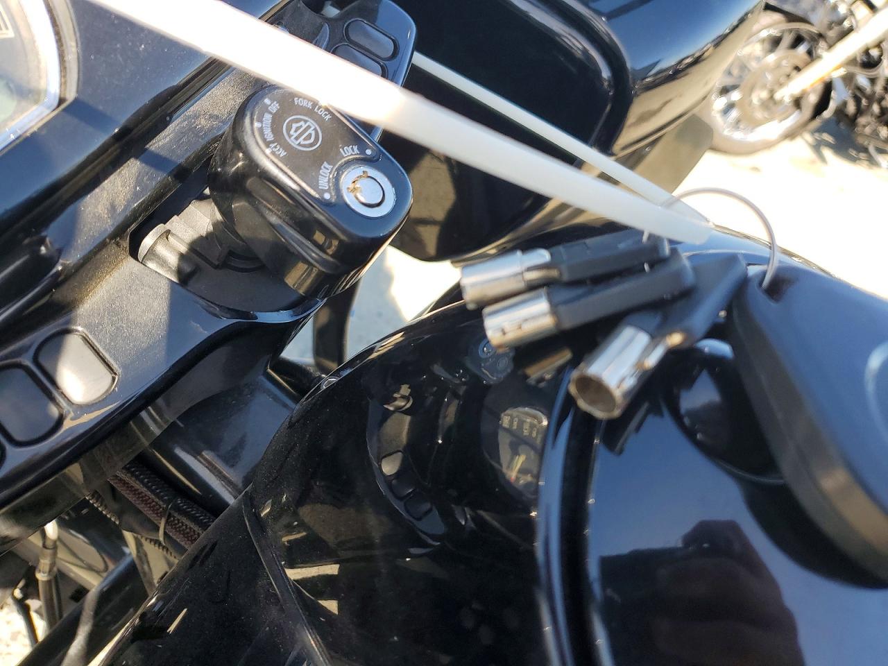 2020 HARLEY-DAVIDSON FL