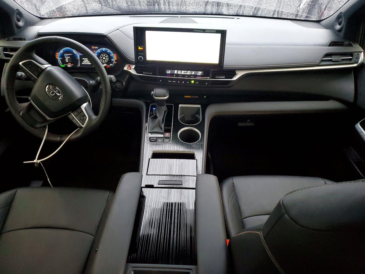 2025 TOYOTA SIENNA