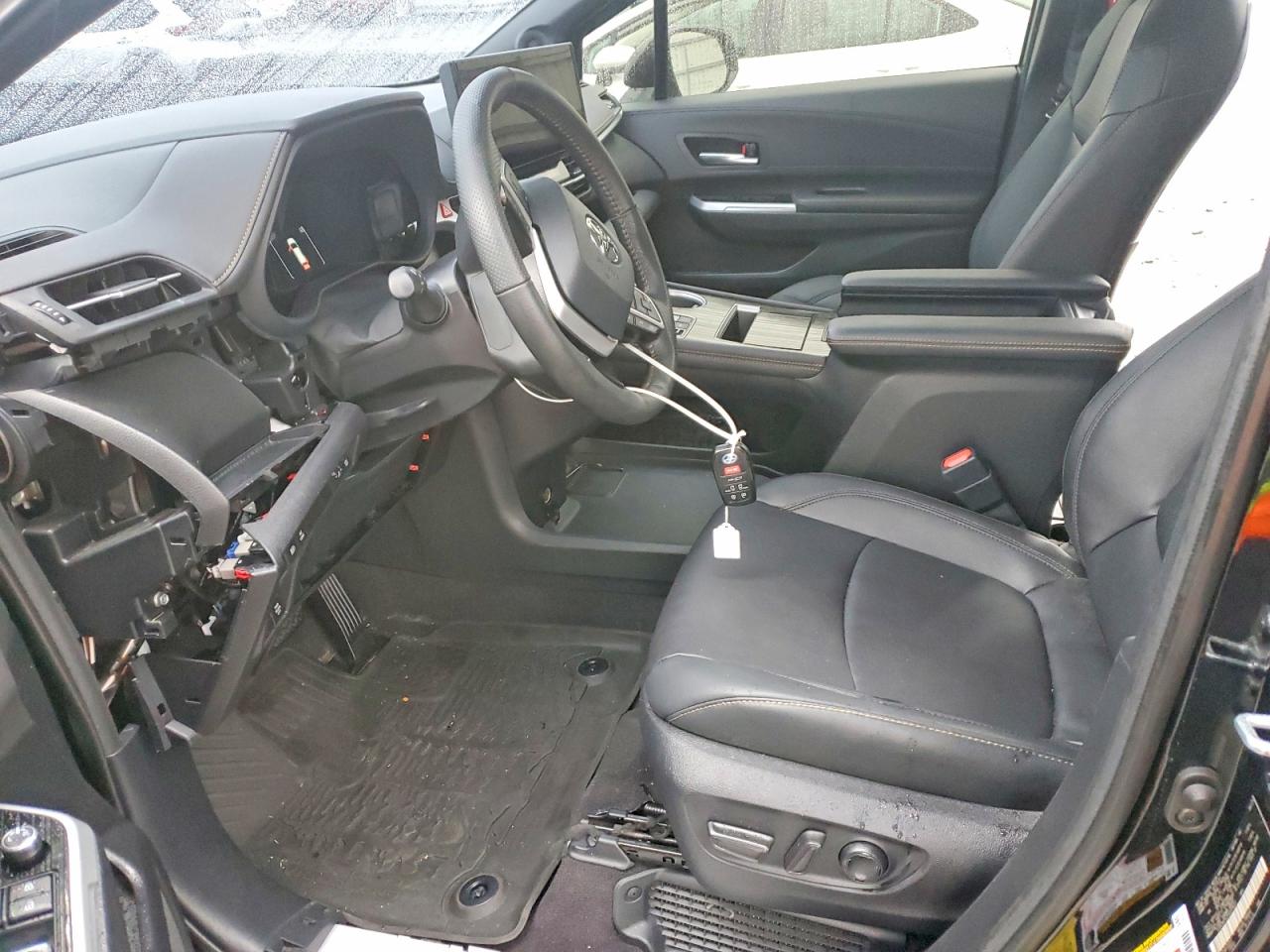 2025 TOYOTA SIENNA