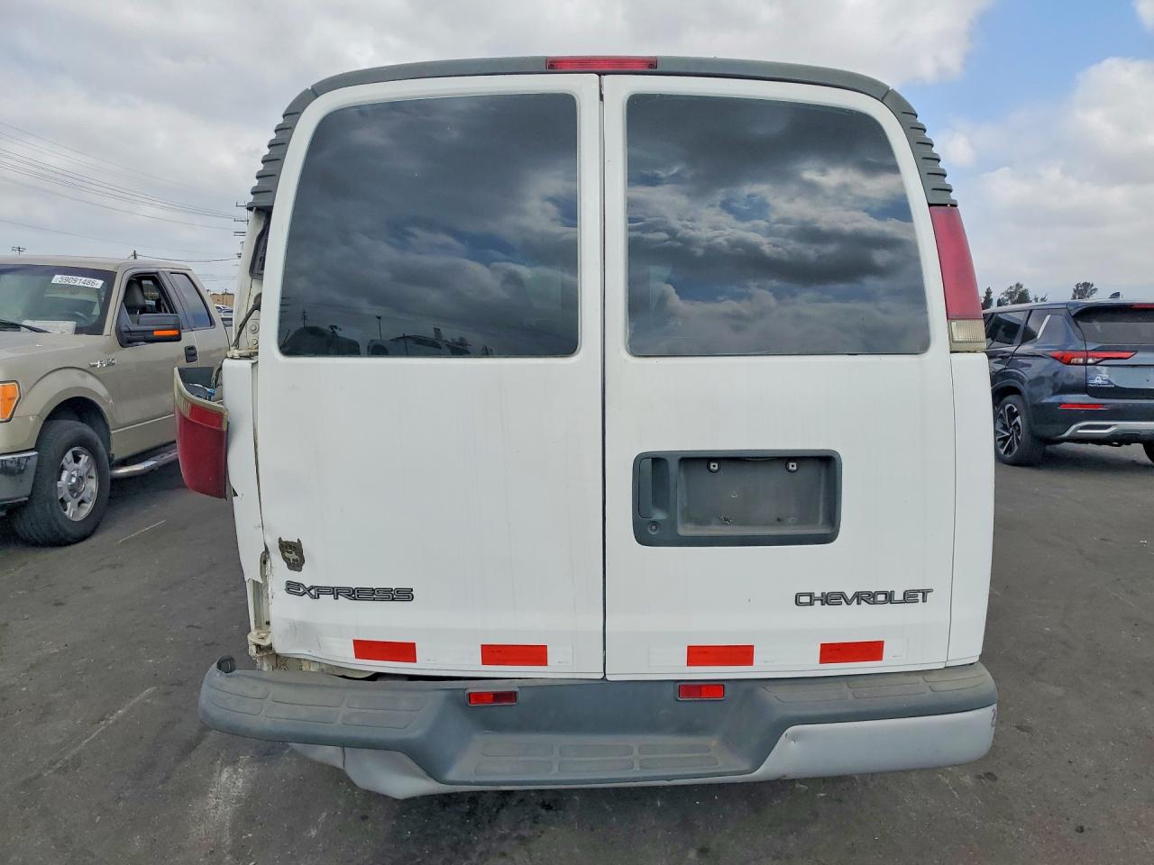2001 CHEVROLET EXPRESS