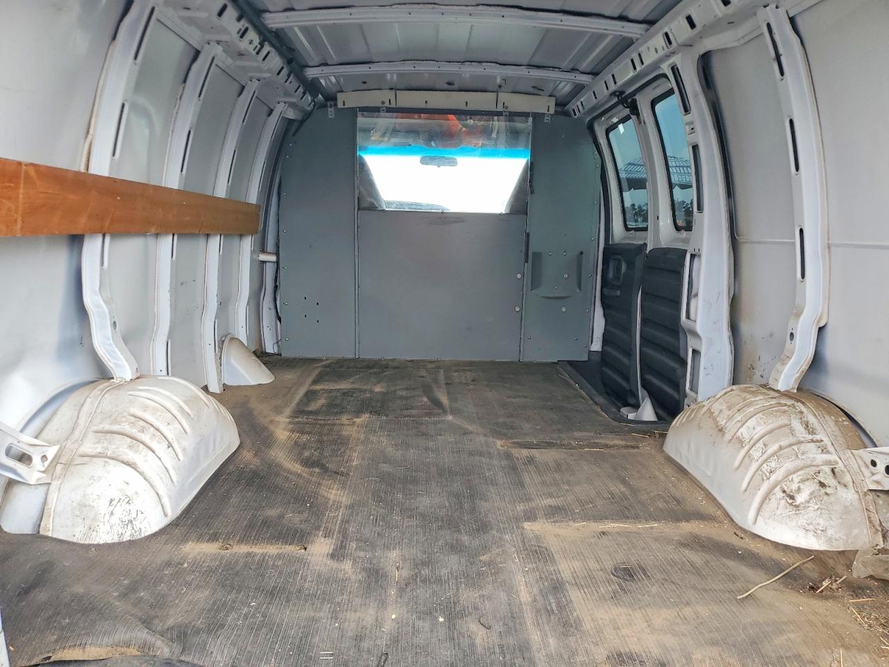 2001 CHEVROLET EXPRESS