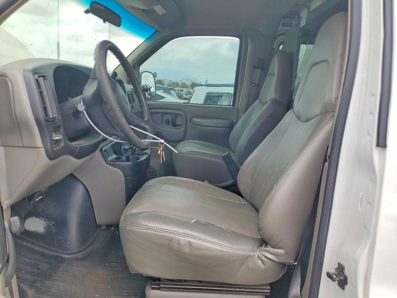 2001 CHEVROLET EXPRESS