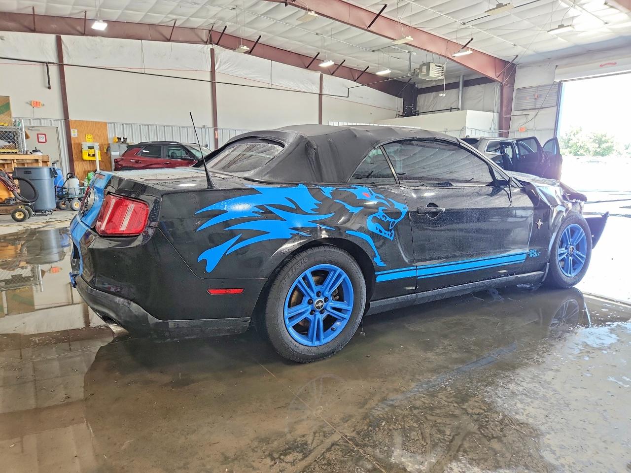 2011 FORD MUSTANG