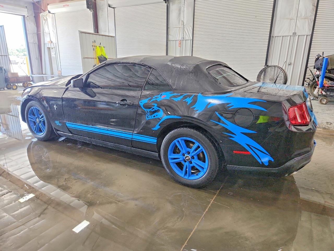 2011 FORD MUSTANG