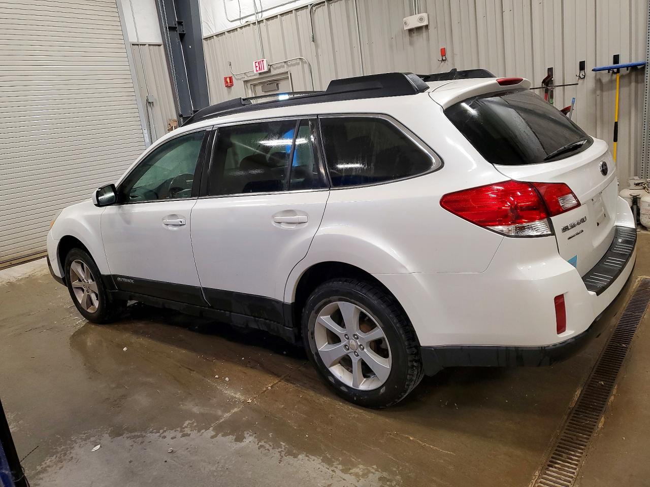 2014 SUBARU OUTBACK