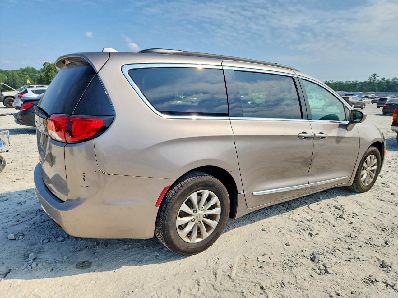 2017 CHRYSLER PACIFICA