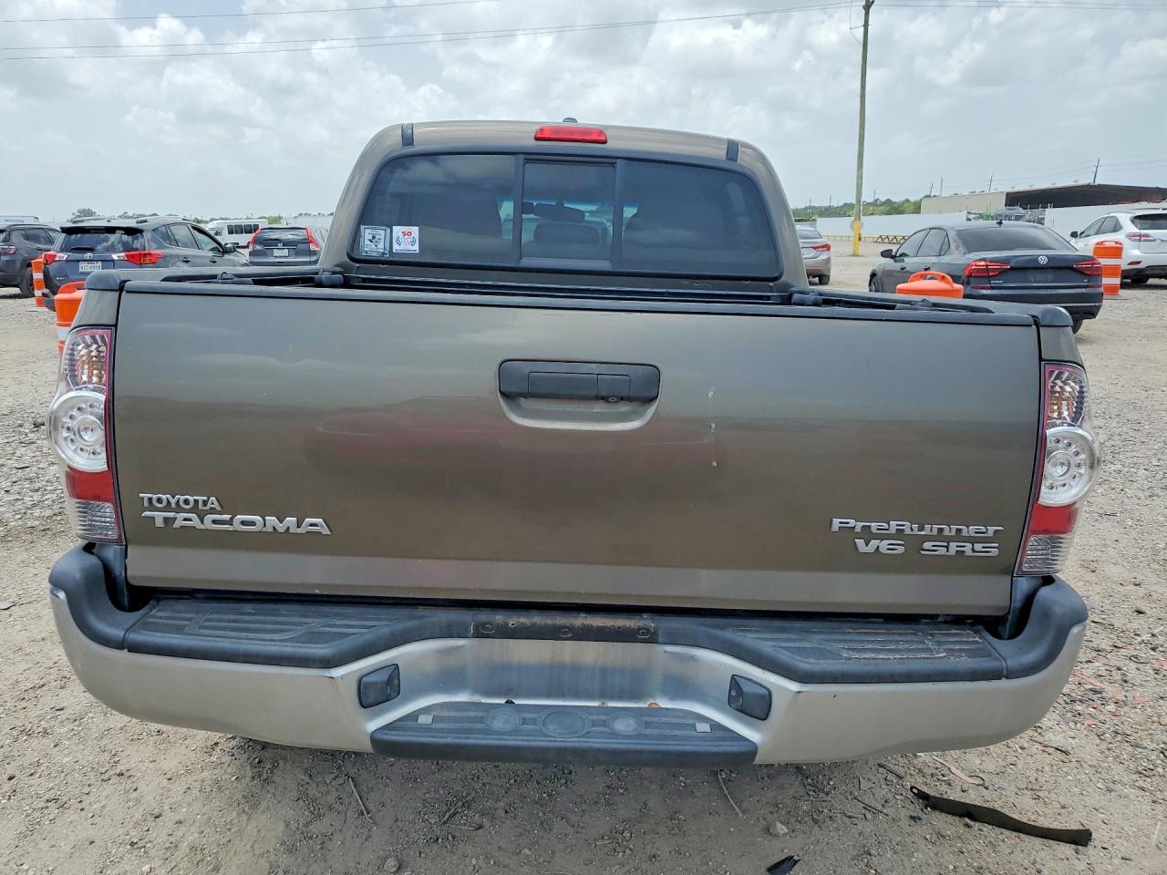 2011 TOYOTA TACOMA