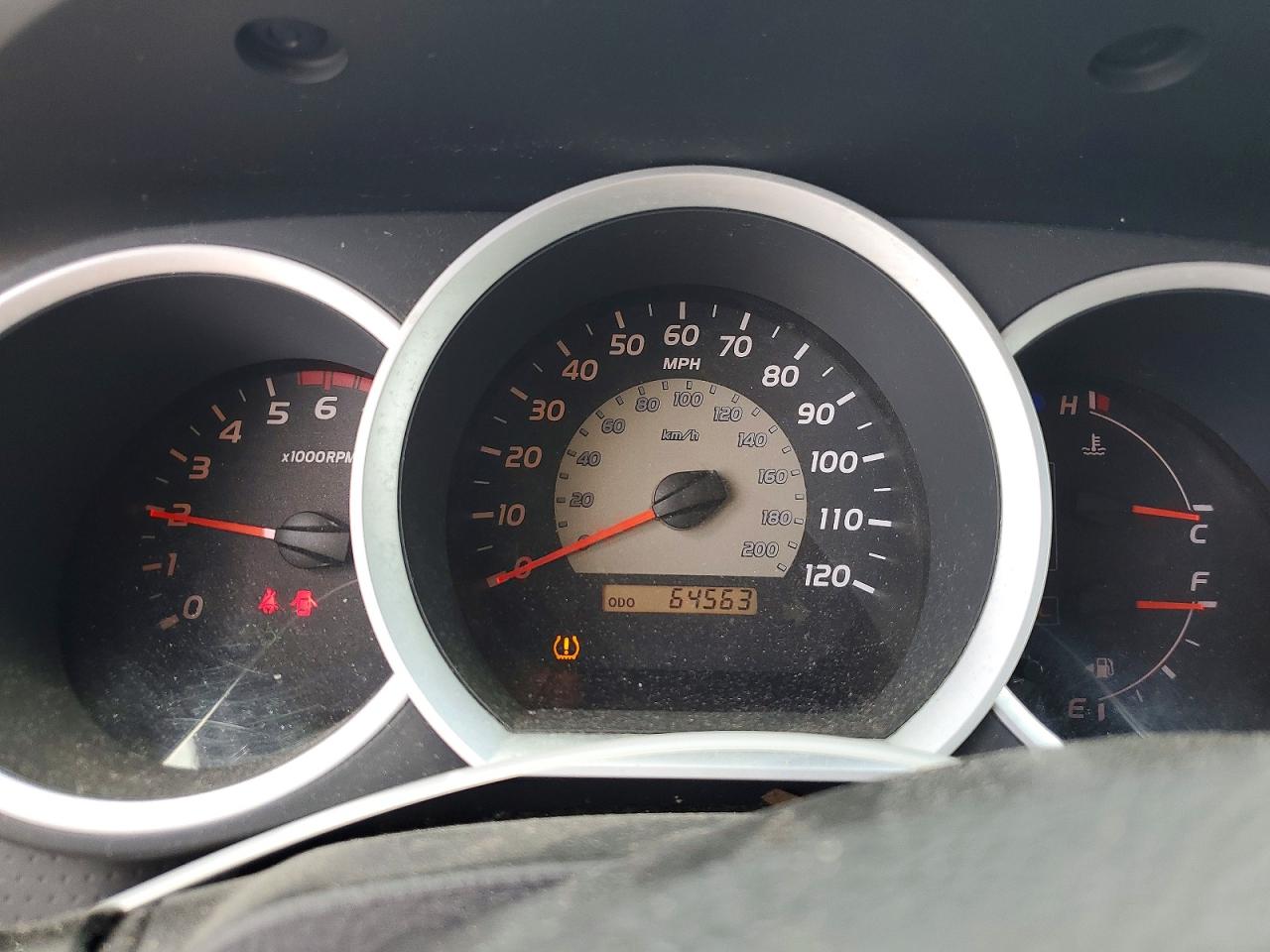 2011 TOYOTA TACOMA