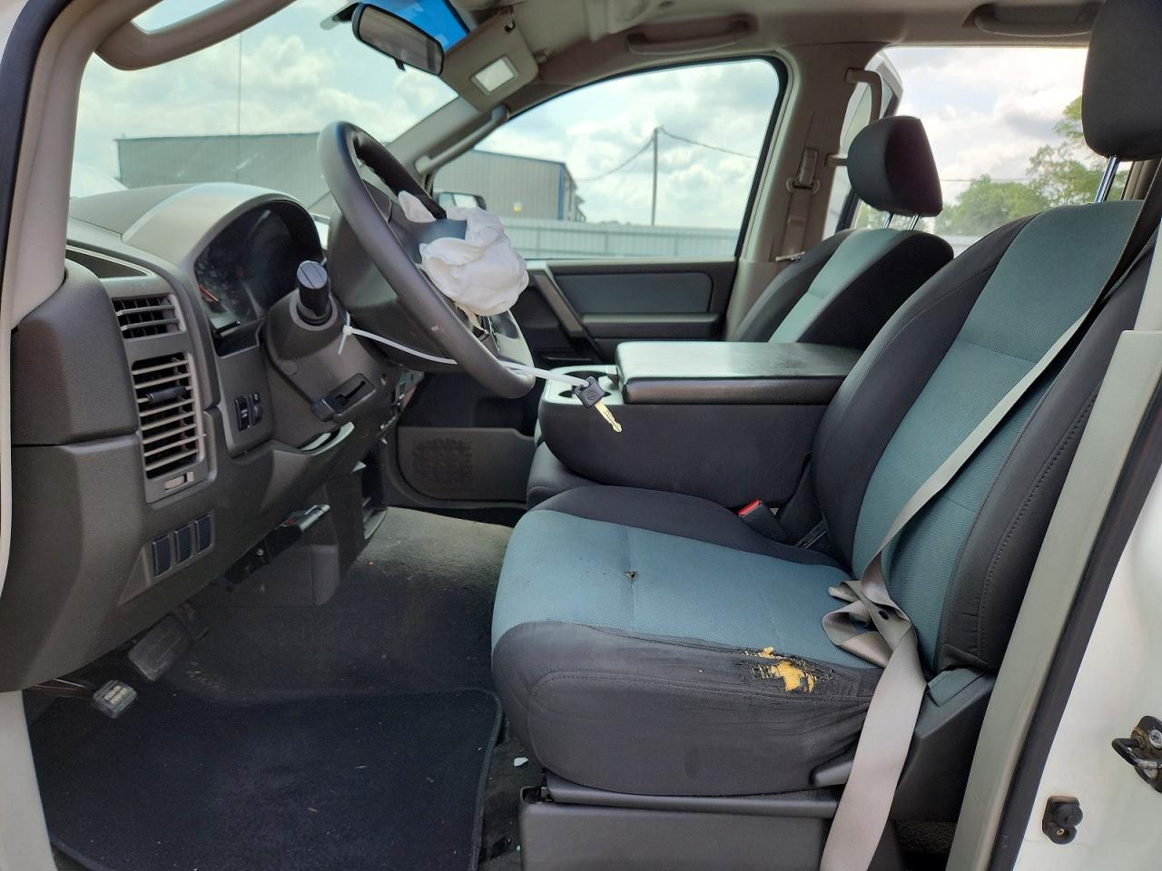 2004 NISSAN TITAN