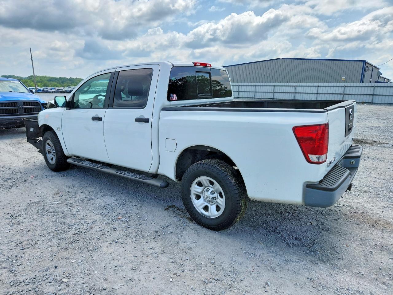 2004 NISSAN TITAN