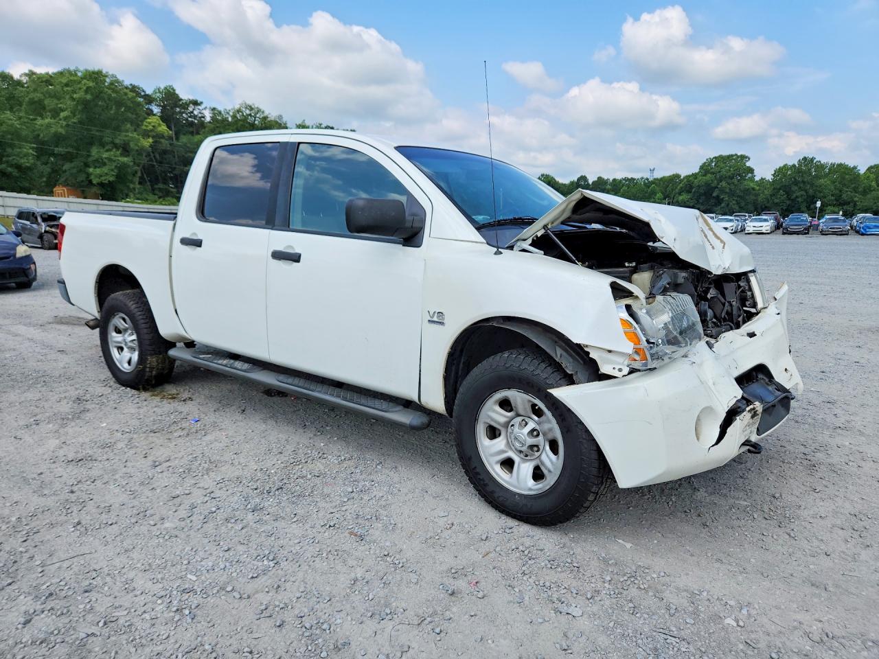 2004 NISSAN TITAN