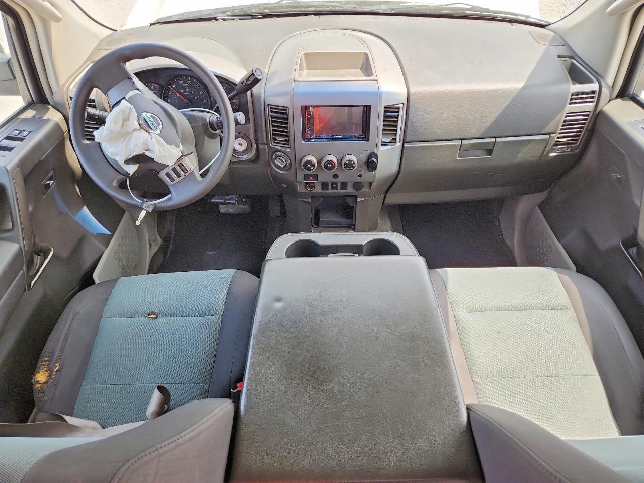 2004 NISSAN TITAN