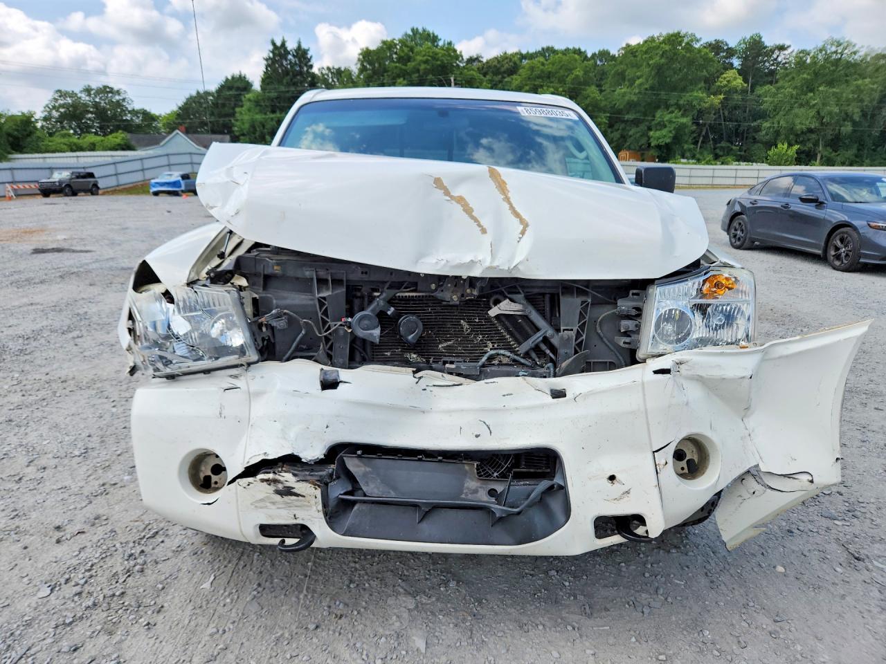 2004 NISSAN TITAN