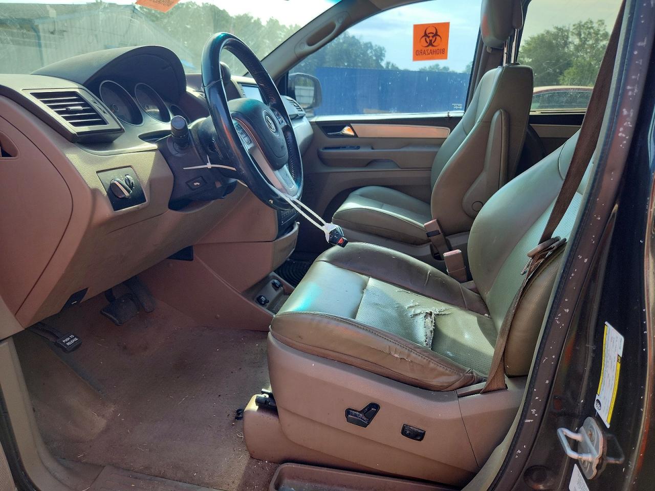 2011 VOLKSWAGEN ROUTAN