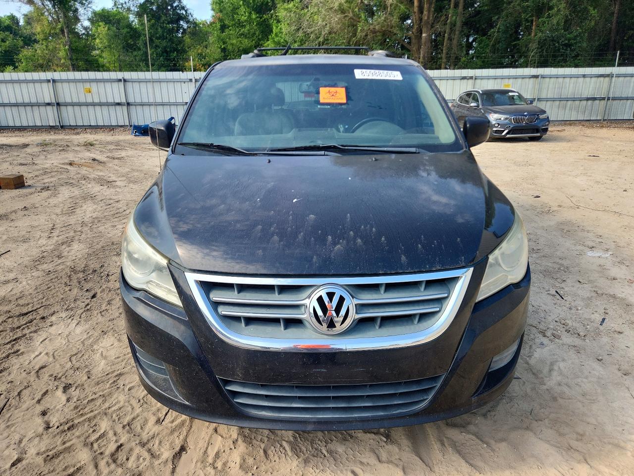 2011 VOLKSWAGEN ROUTAN