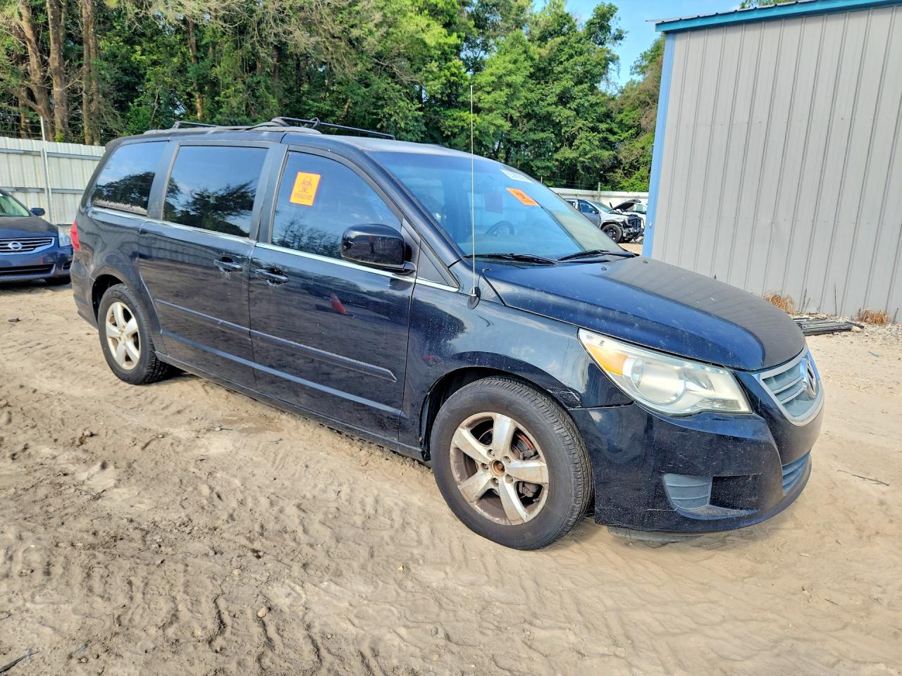 2011 VOLKSWAGEN ROUTAN