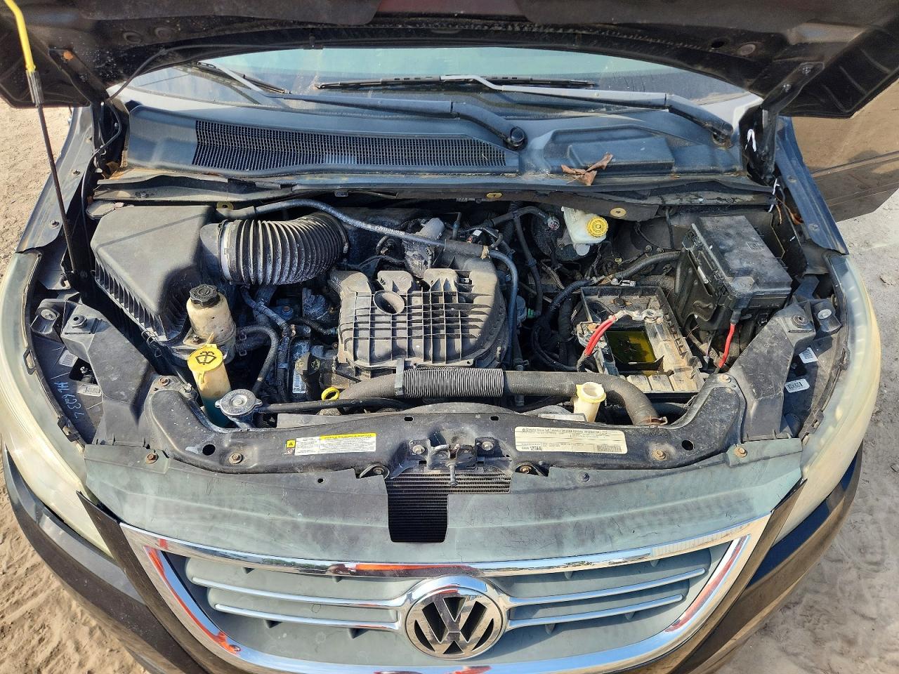 2011 VOLKSWAGEN ROUTAN