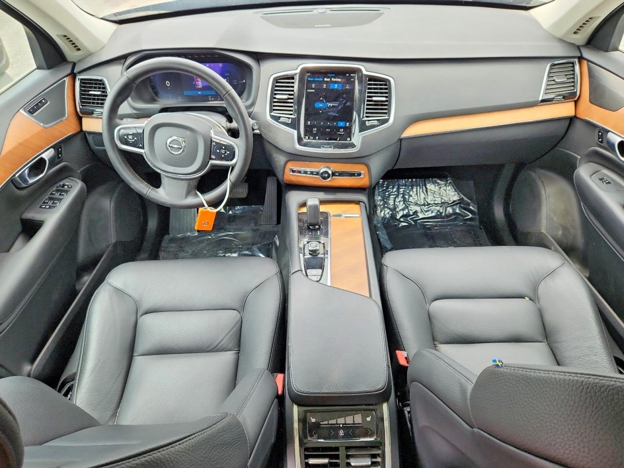 2024 VOLVO XC90