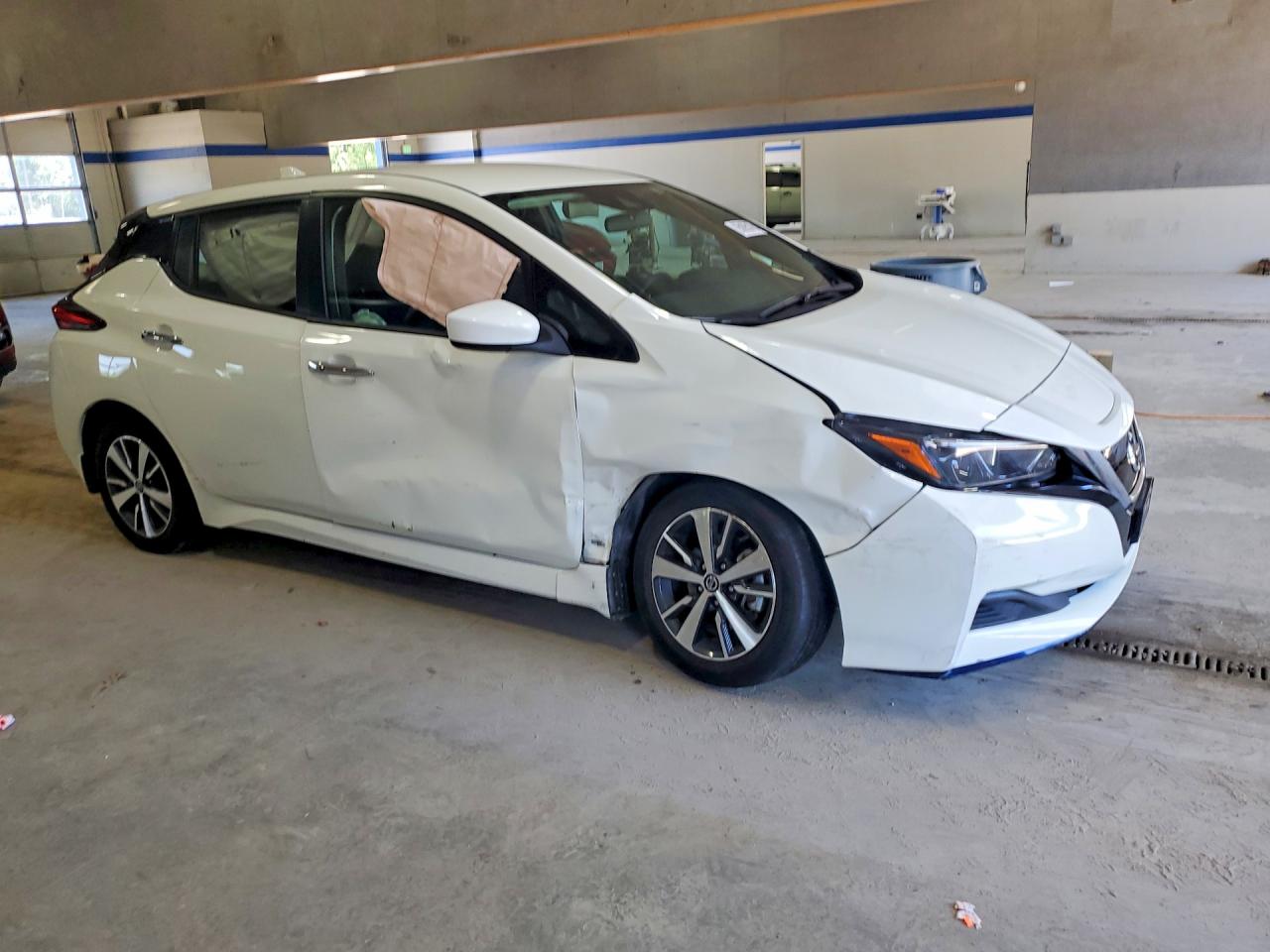 2022 NISSAN LEAF