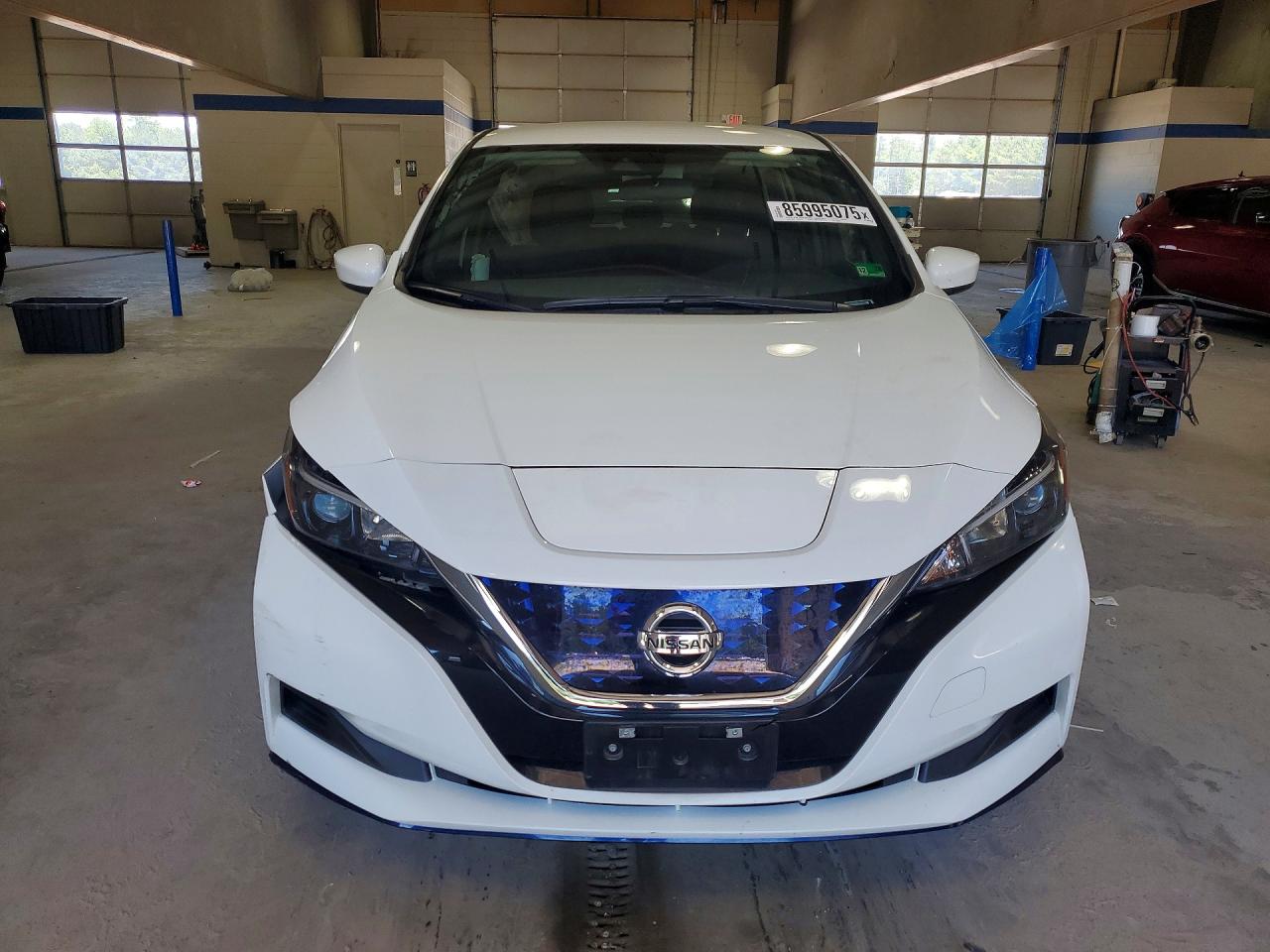 2022 NISSAN LEAF