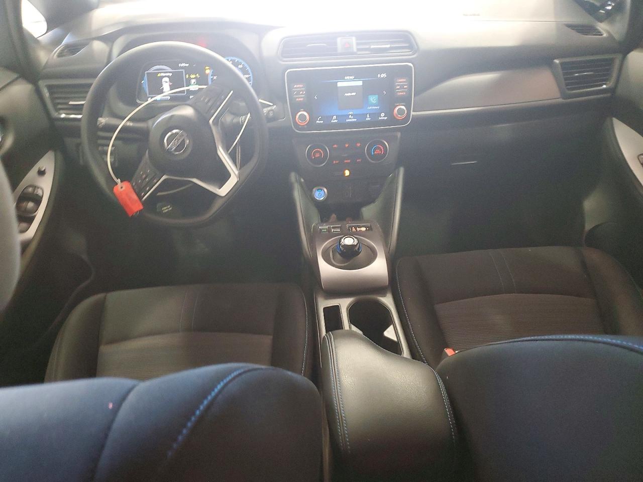 2022 NISSAN LEAF