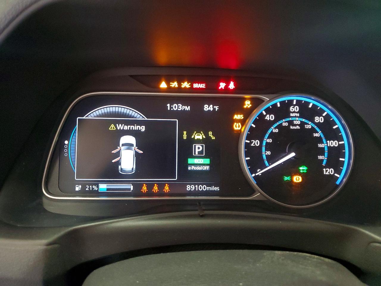2022 NISSAN LEAF