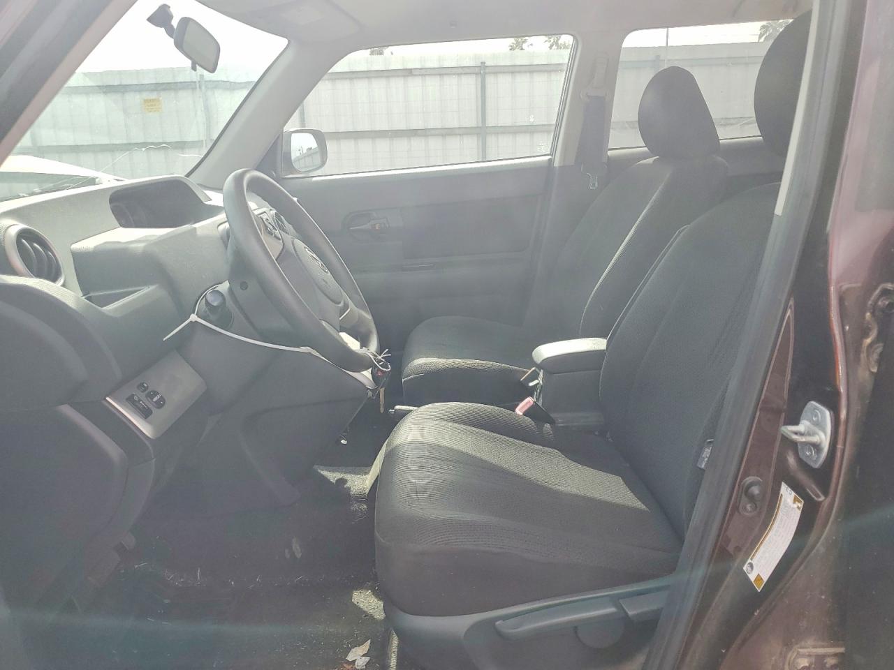 2009 TOYOTA SCION