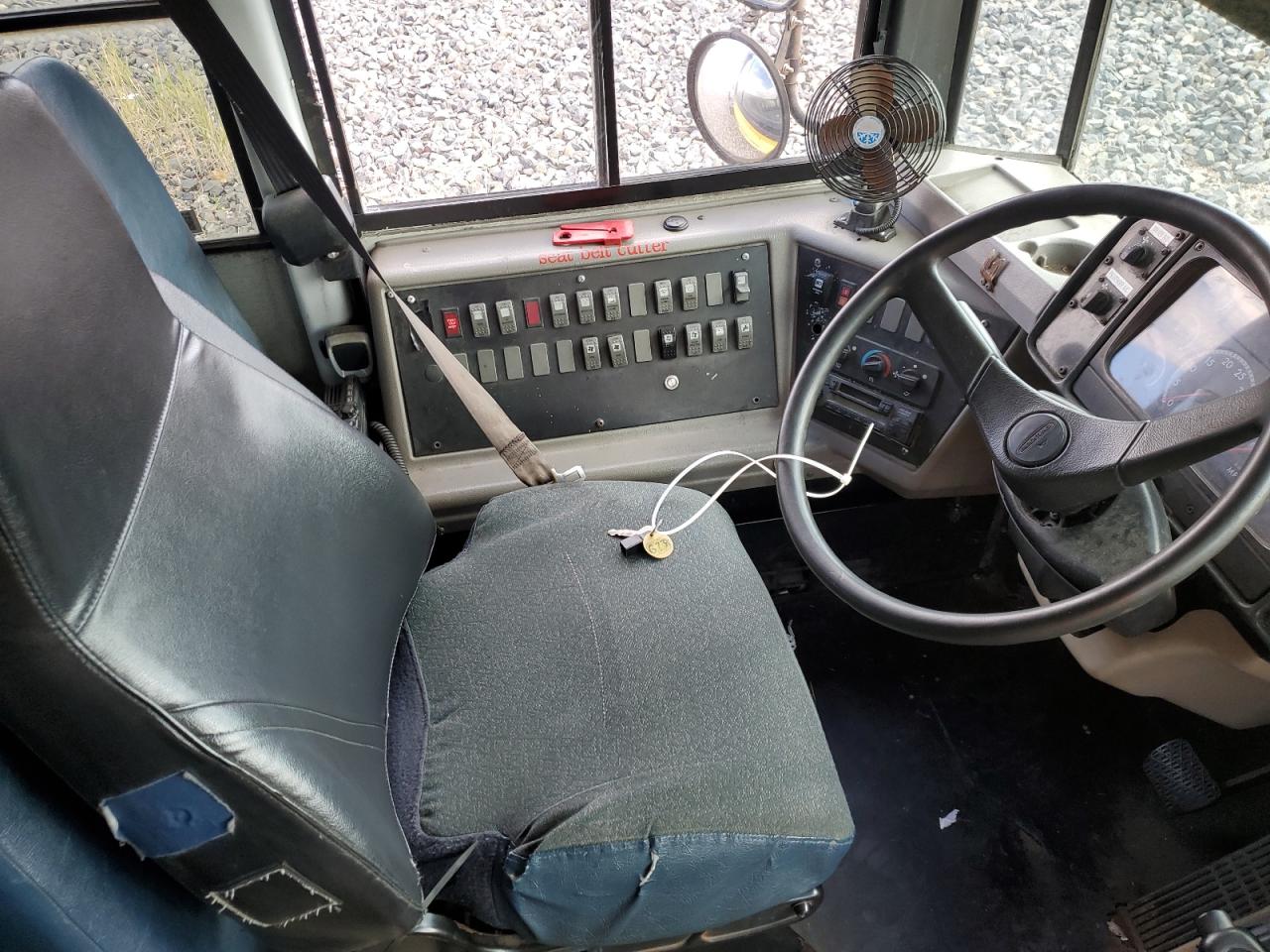 2005 FREIGHTLINER SAF-T-LINE