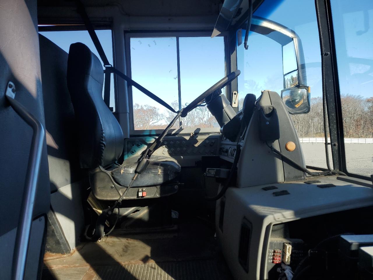 2012 THOMAS SAF-T-LINE