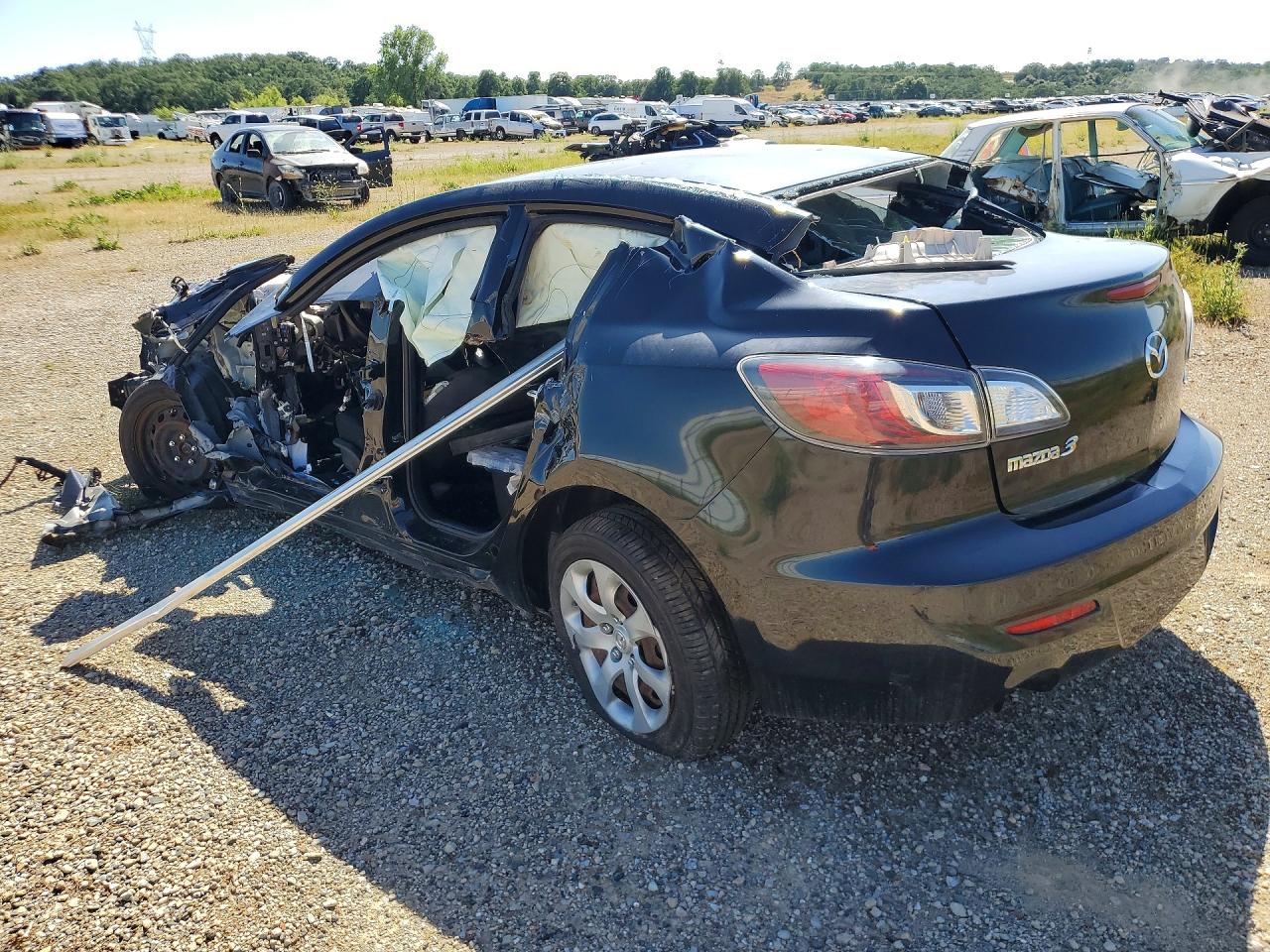 2013 MAZDA 3