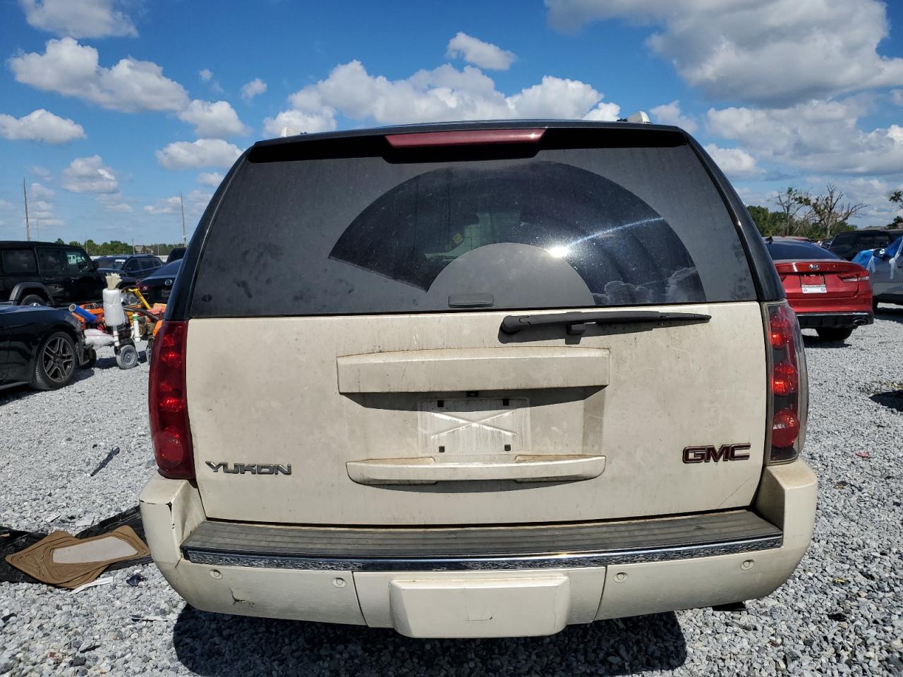 2013 GMC YUKON